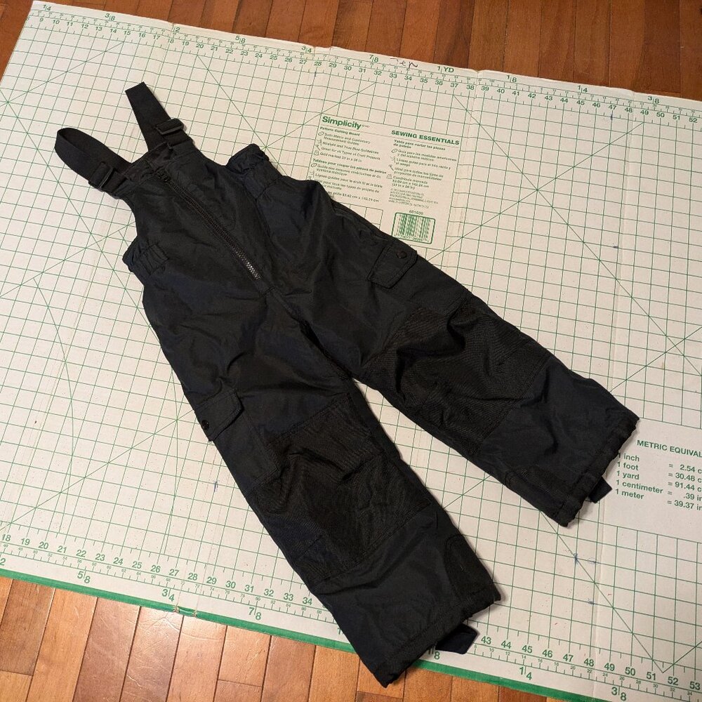 EUC Kids Ski Bibs Size 5 Insulated Stoic Black